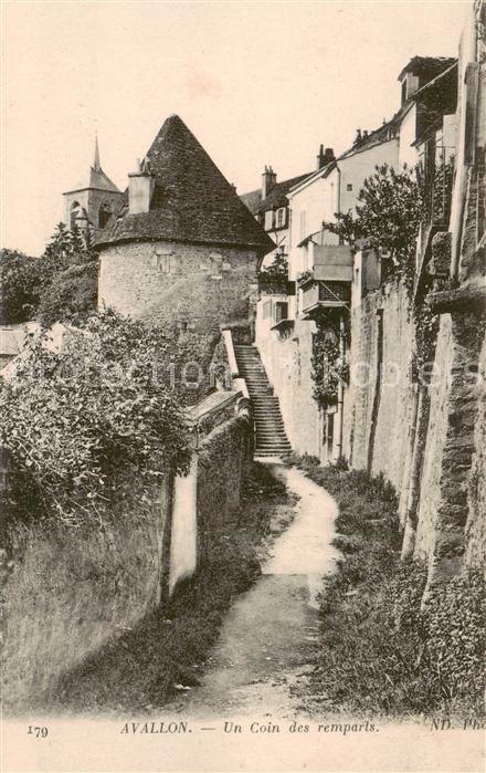 Avallon 89 Un Coin des remparts