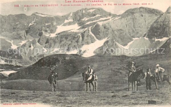 Cirque de Troumouse Gavarnie-Region 65 H Partie gauche Au cernier le Pic de la M