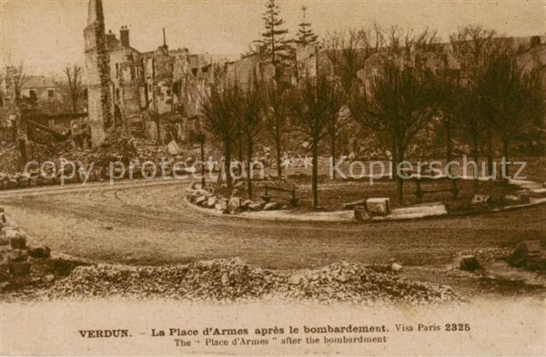 Verdun  55 Meuse La Place d’Armes apres le bombardement