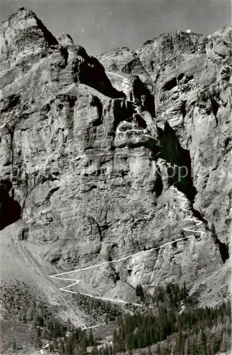 Gemmipass 2322m VS Leukerbad Kandersteg Gemmiwand mit Hote