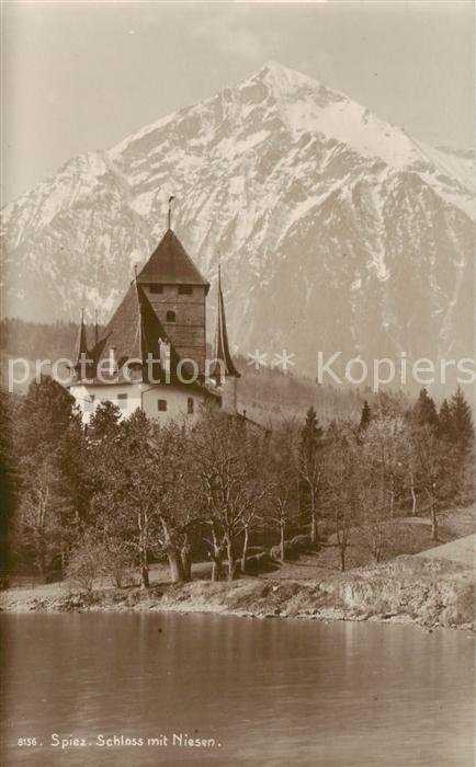 Spiez Thunersee BE Schloss mit Niesen