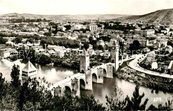 Cahors en Quercy 46 Lot Vue generale et le Pont Valentre