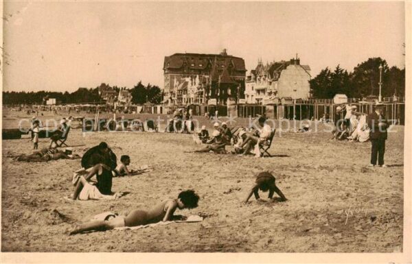 La Baule sur Mer La-Baule-les-Pins 44 Le Bain de Soleil sur la Plage