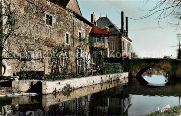Bonneval 28 d Eure-et-Loir Vieille maison au bord du Loir