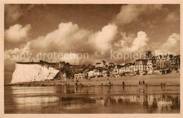 Mers Mers-les-Bains 80 Somme La Plage de Mers vue prise sur le sable