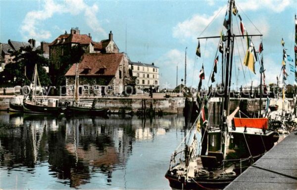 Honfleur La Lieutenance et le quai Sainte Cather