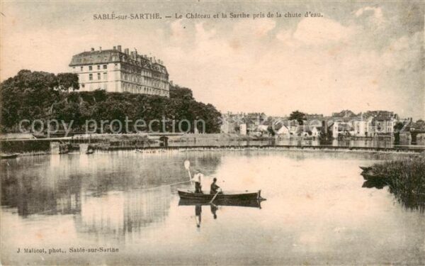 Sable-sur-Sarthe 72 Le Chateau et a Sarthe pris de la chute