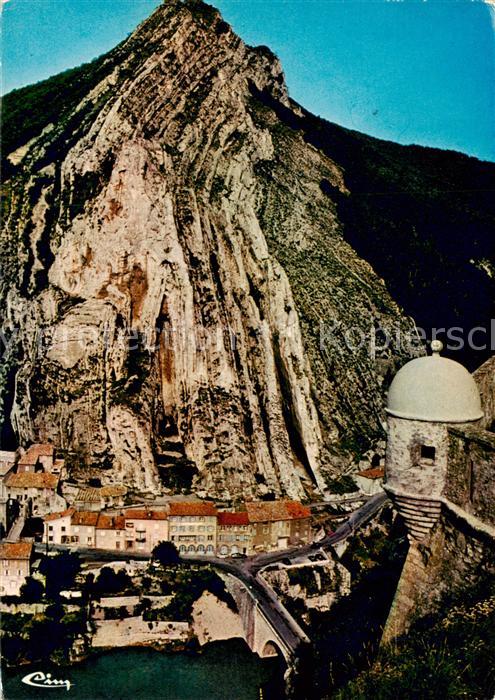 Sisteron 04 Alpes-de-Haute-Provence Le rocher de la Baume et le faubourg vu