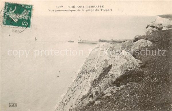 Le Treport 76 Terrasse Vue panoramique de la plage du