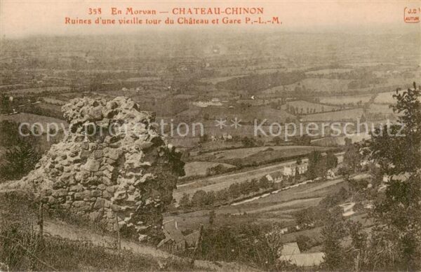 Chateau-Chinon 58 Nievre Ruines d’une vieille tour du Chateau et