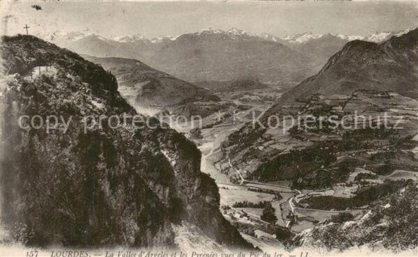 Lourdes 65 La Vallee d’Argeles et les Pyrenees vue