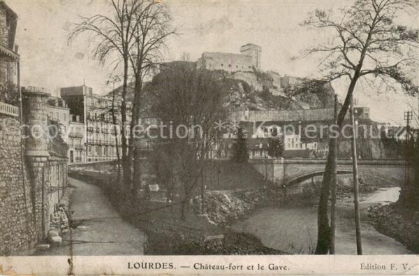 Lourdes 65 Chateau fort et le Gave