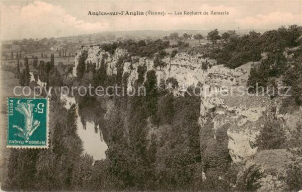 Angles-sur-l Anglin Les Rochers de Remerle
