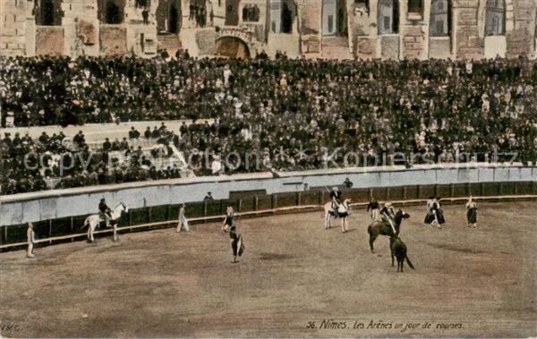 Nimes 30 Les Arenes un jour de courses