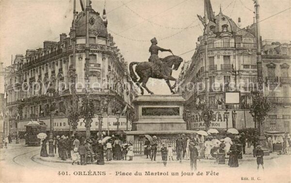 Orleans 45 Loiret Place du Martroi un jour de Fete