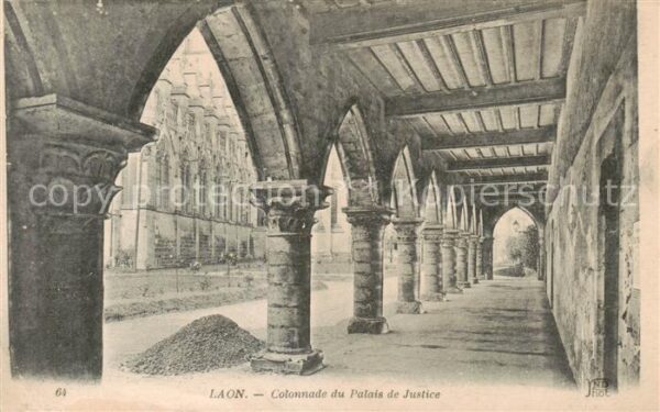 Laon 02 Aisne Colonnade du Palais de Justice