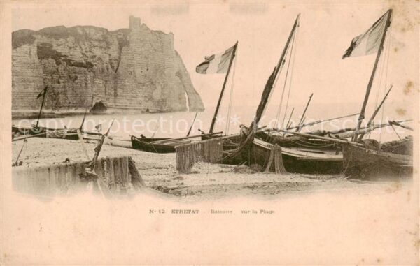Etretat 76 Bateaux sur la Plage