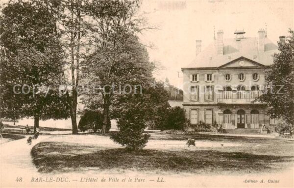 Bar-le-Duc 55 Hotel de Ville et le Parc