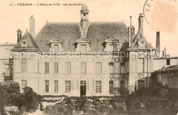 Verdun  55 Meuse Hôtel de Ville vue des jardins