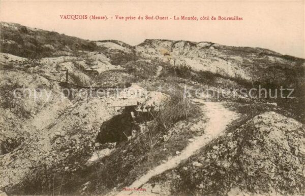 Vauquois Vue prise du sud-ouest Montee côté de B