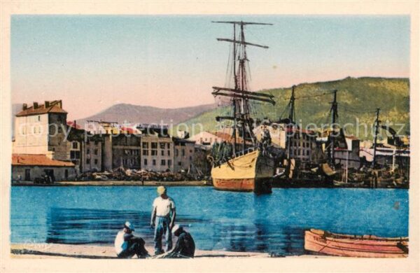 Toulon -sur-Mer 83 Var Port marchand