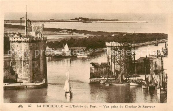La Rochelle 17 Entree du Port Vue prise du Clocher St