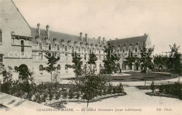 Chalons-sur-Marne 51 Le Grand Seminaire cour interieure