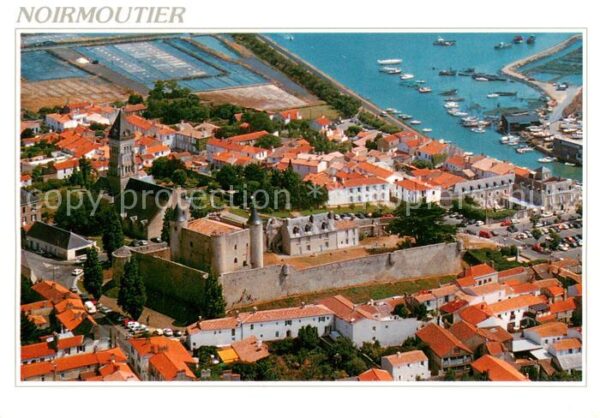 Noirmoutier-en-l Ile Le port le chateau et l’eglise Saint Ph