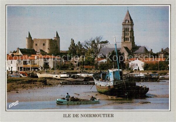 Noirmoutier-en-l Ile Dominant le port le chateau feodal et l