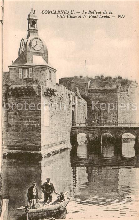 Concarneau 29 Finistere Le Beffroi de la Ville Close et le Pont