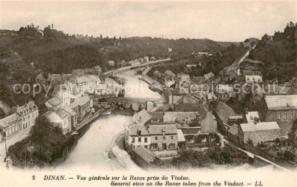 Dinan 22 Cotes-d Armor Vue generale sur la Rance prise du Viad