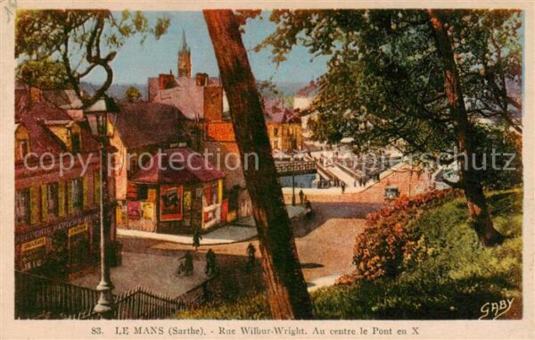 Le Mans Sarthe Rue Wilbur Wright Au centre le Pont en