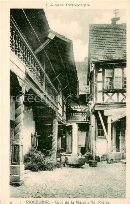 Riquewihr Haut Rhin Cour de la Maison Ad Preiss