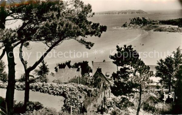 Perros-Guirec 22 Cotes-d Armor Plage de Trestrignel vue de Bella Riva