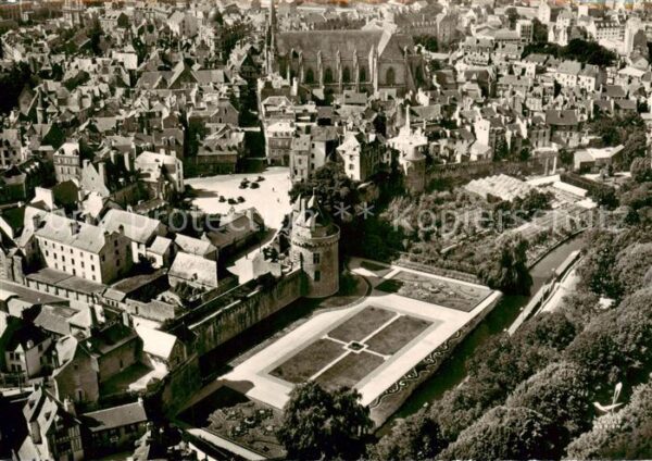 Vannes 56 Les jardins etles remparts vue aérienne