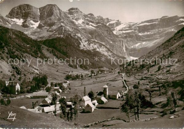 Gavarnie-Region 65 Hautes-Pyrenees Le Cirque vu du Village
