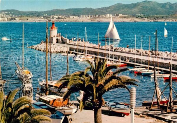 Sanary-sur-Mer 83 La Jetee au fond Six Fours
