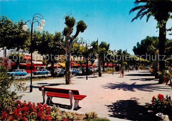 Ste-Maxime-sur-Mer 83 La nouvelle promenade sur le port