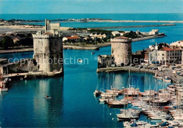La Rochelle 17 Le Port Tour St Nicolas et Tour de la C