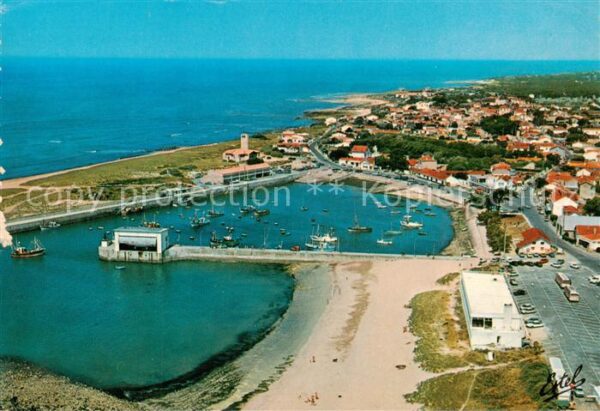 Ile d Oleron 17 Charente-Maritime La Cotiniere Vue aerienne Le port et se