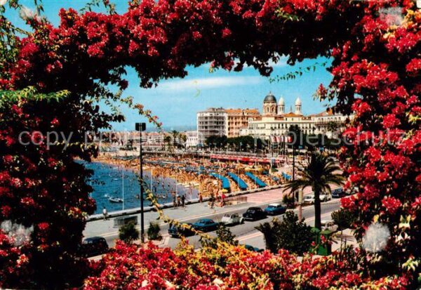 Saint-Raphael  83 Var Le Boulevard Felix Martin et la Plage