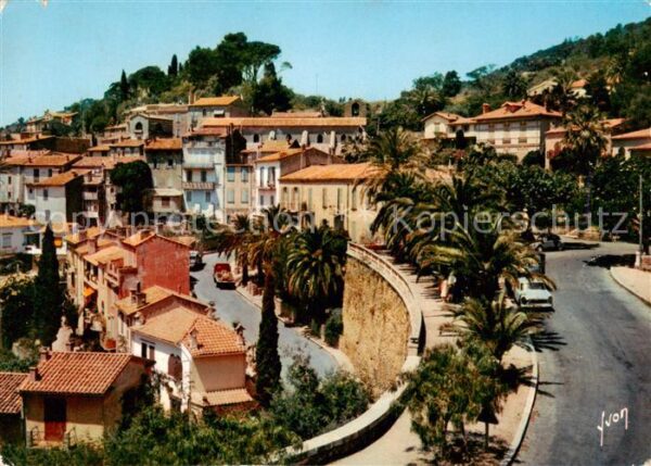 Bormes-les-Mimosas 83 Var Ravissant village proche de la mer accr
