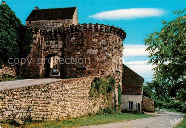 Vezelay 89 Yonne La poeterne ouvrant dans l’ancien rempa