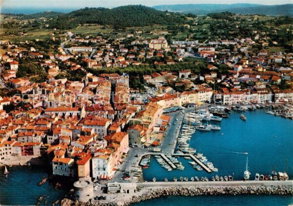 Saint Tropez Var Vue aerienne sur la Ville et le Port