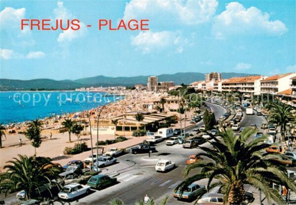Frejus La Promenade et la Plage au fond la Cha
