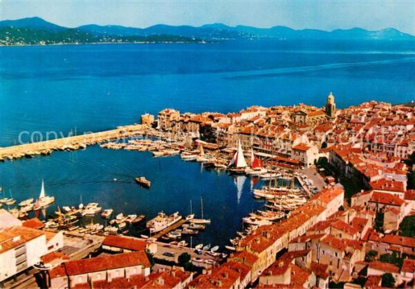 Saint Tropez Var Vue panoramique aerienne du port vers l