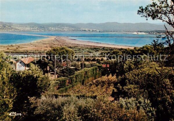 Giens Presqu Ile-de-83 Var La Grande Plage Au loin Hyeres et les S
