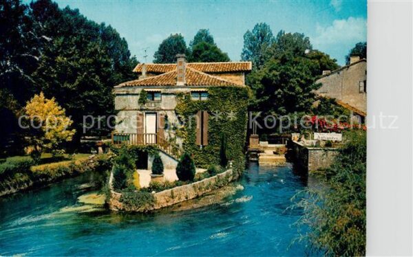 Bourdelles Les vieux moulin en forme de barque dan