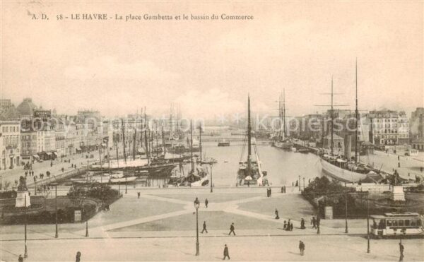 Le Havre La place Gambetta et le bassin du Comme