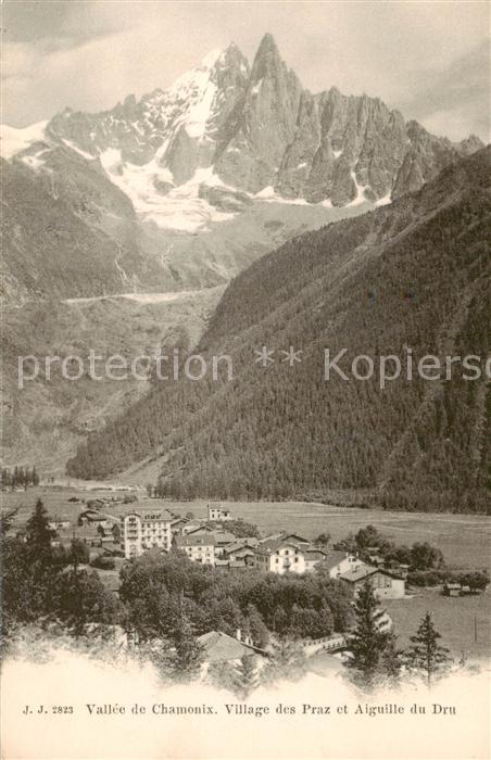 Chamonix 74 Haute-Savoie Village des Praz et Aiguille du Dru